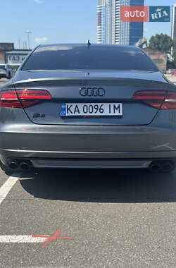 Седан Audi S8 2014 в 