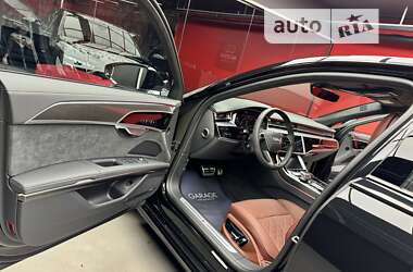 Седан Audi S8 2024 в Киеве