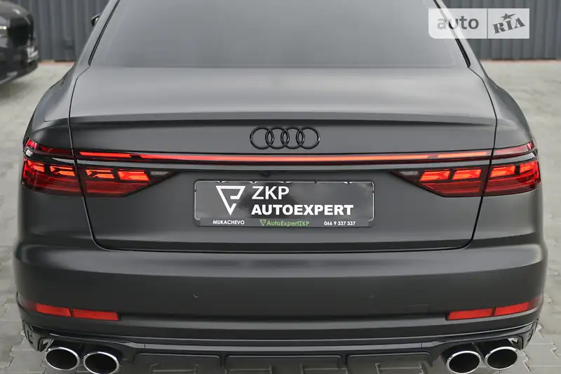Audi S8 2023