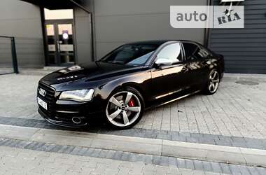 Седан Audi S8 2013 в Ивано-Франковске