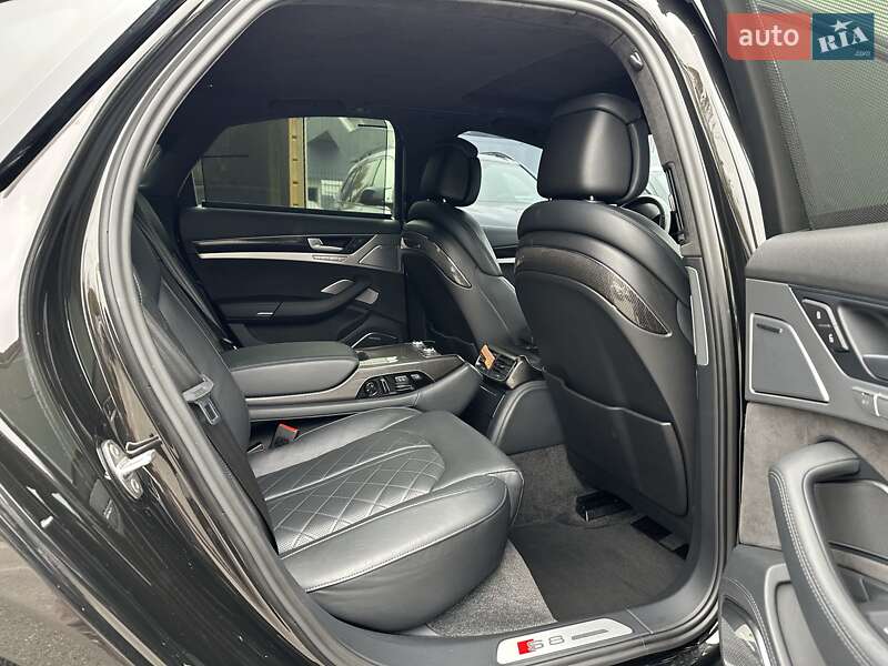 Седан Audi S8 2015 в Києві