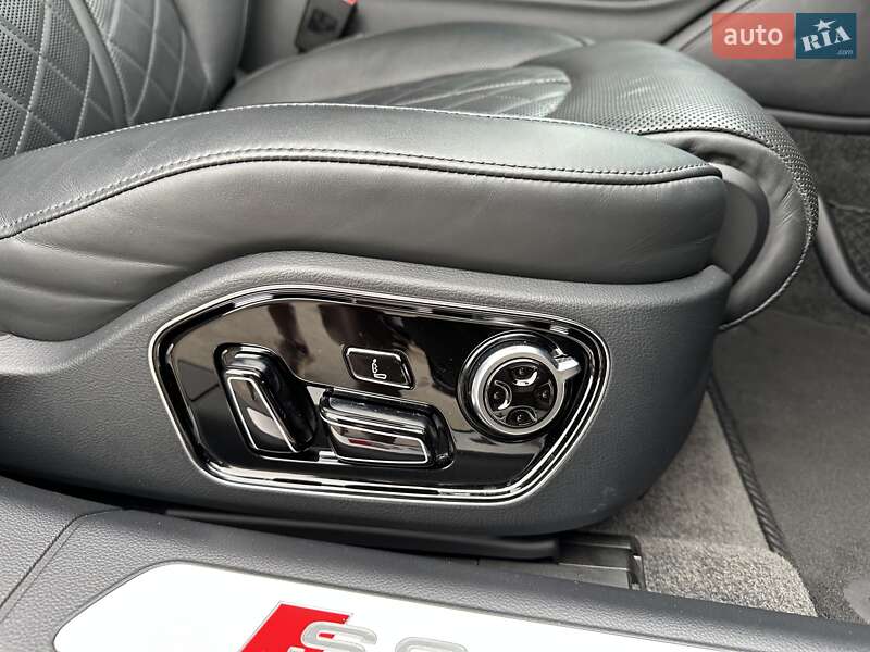 Седан Audi S8 2015 в Києві