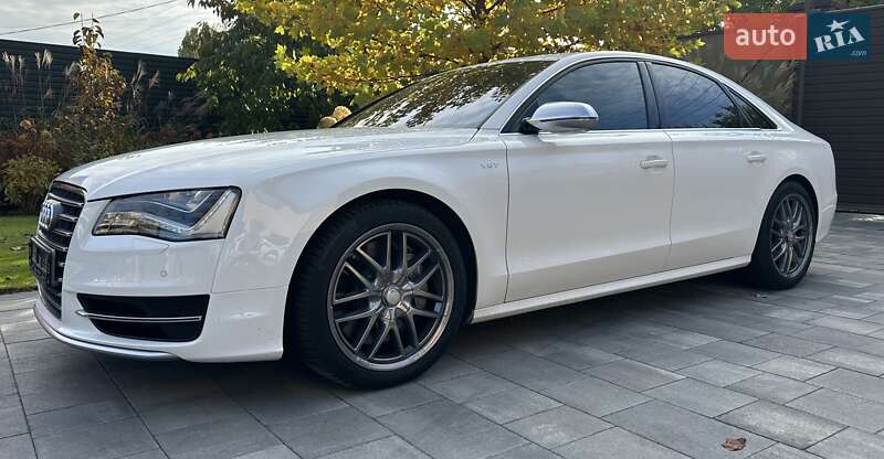 Седан Audi S8 2012 в Киеве