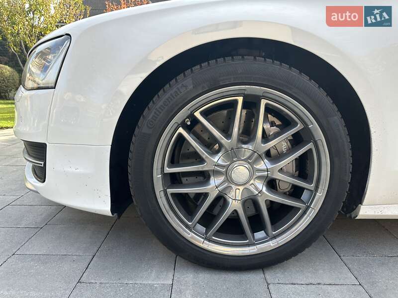 Седан Audi S8 2012 в Киеве