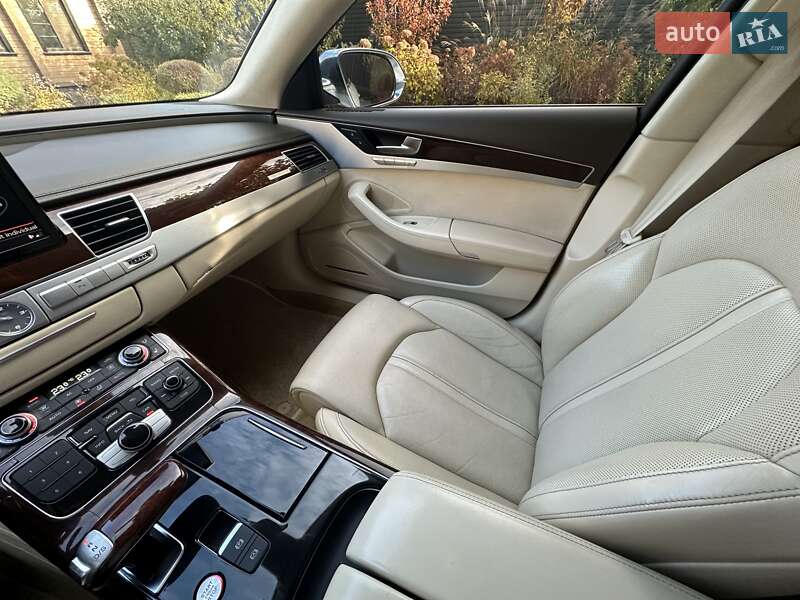 Седан Audi S8 2012 в Киеве