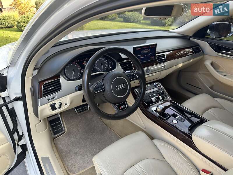 Седан Audi S8 2012 в Киеве