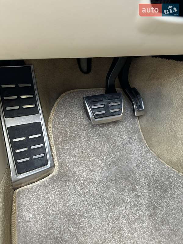 Седан Audi S8 2012 в Киеве