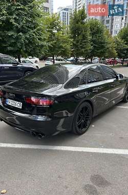 Седан Audi S8 2012 в Киеве