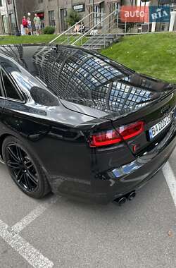 Седан Audi S8 2012 в Киеве