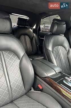 Седан Audi S8 2012 в Киеве