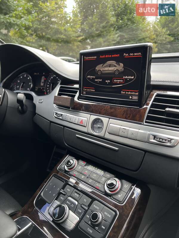 Седан Audi S8 2012 в Києві