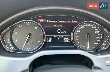 Седан Audi S8 2017 в 