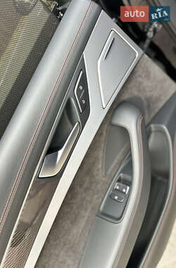 Седан Audi S8 2017 в 