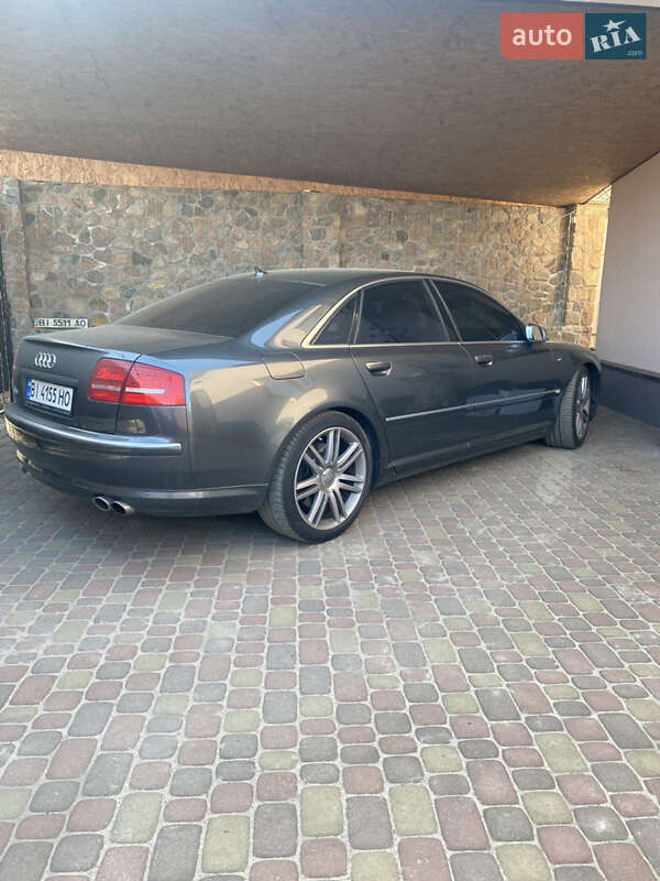 Седан Audi S8 2007 в Лубнах