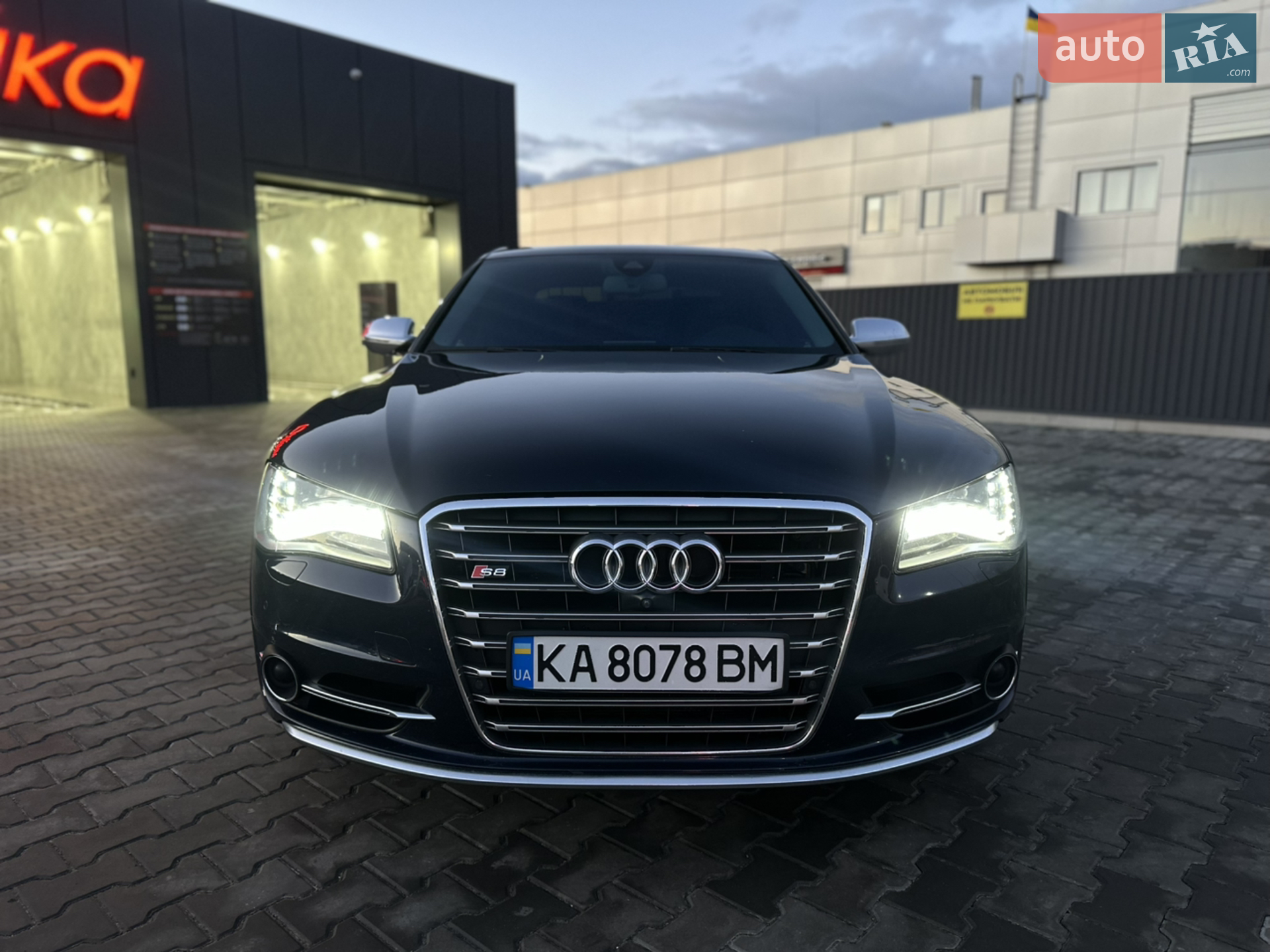 2012 Audi S8 - мініатюра 3