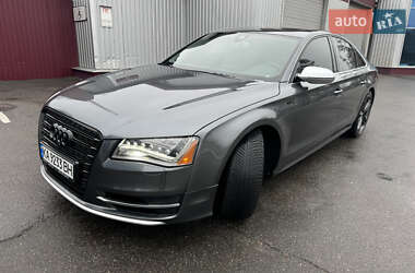 Седан Audi S8 2012 в Чернігові