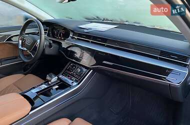 Седан Audi S8 2019 в 