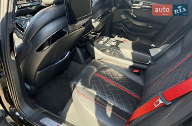 Седан Audi S8 2017 в 