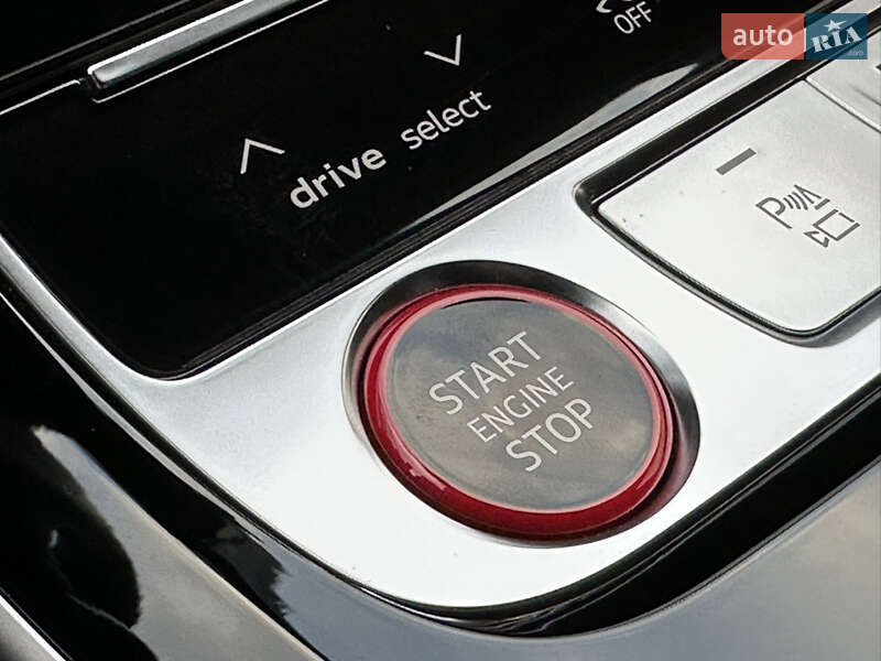 Седан Audi S8 2021 в Києві