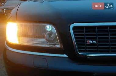 Седан Audi S8 2000 в 