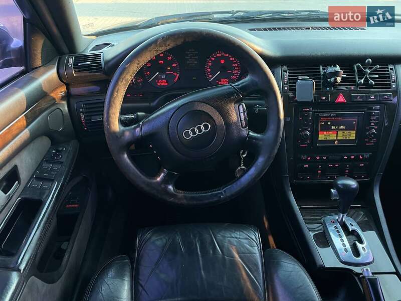 Седан Audi S8 2000 в Тернополе