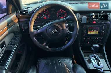 Седан Audi S8 2000 в 