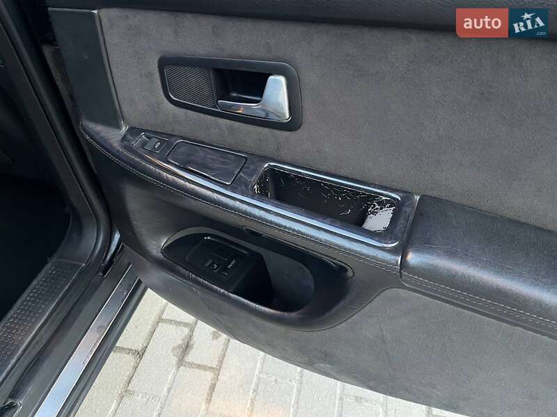 Седан Audi S8 2000 в Тернополе