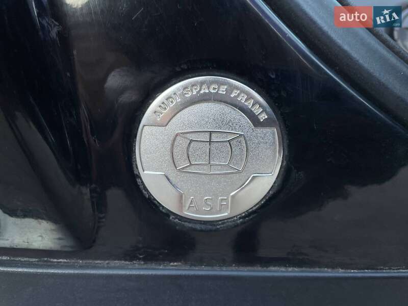 Седан Audi S8 2000 в Тернополе