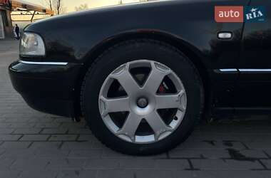 Седан Audi S8 2000 в 