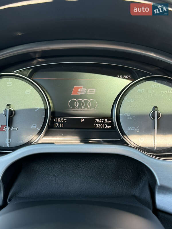 Седан Audi S8 2016 в Киеве фото 19 Седан Audi S8 2016 в Киеве