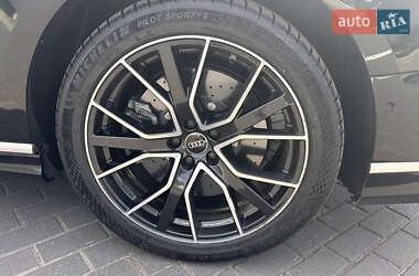 Седан Audi S8 2022 в 