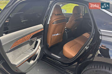 Седан Audi S8 2022 в 