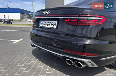 Седан Audi S8 2022 в 