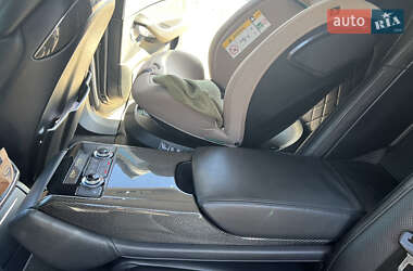 Седан Audi S8 2012 в 