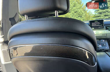 Седан Audi S8 2012 в 