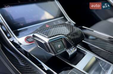 Седан Audi S8 2022 в 