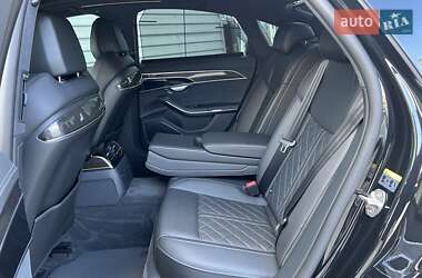 Седан Audi S8 2022 в 