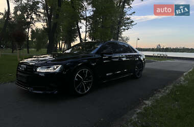 Седан Audi S8 2017 в 