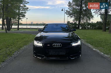 Седан Audi S8 2017 в 