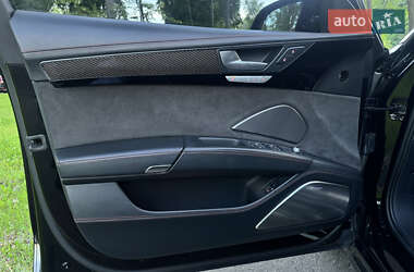 Седан Audi S8 2017 в 