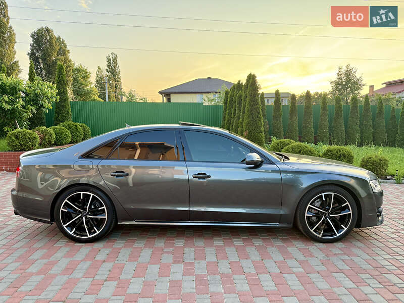 Седан Audi S8 2016 в Одессе