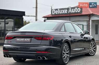 Седан Audi S8 2022 в 