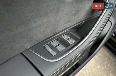 Седан Audi S8 2022 в 