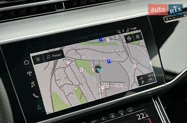 Седан Audi S8 2022 в 