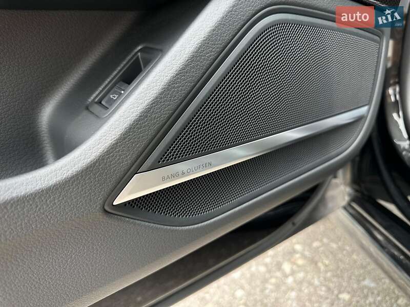 Седан Audi S8 2022 в Киеве