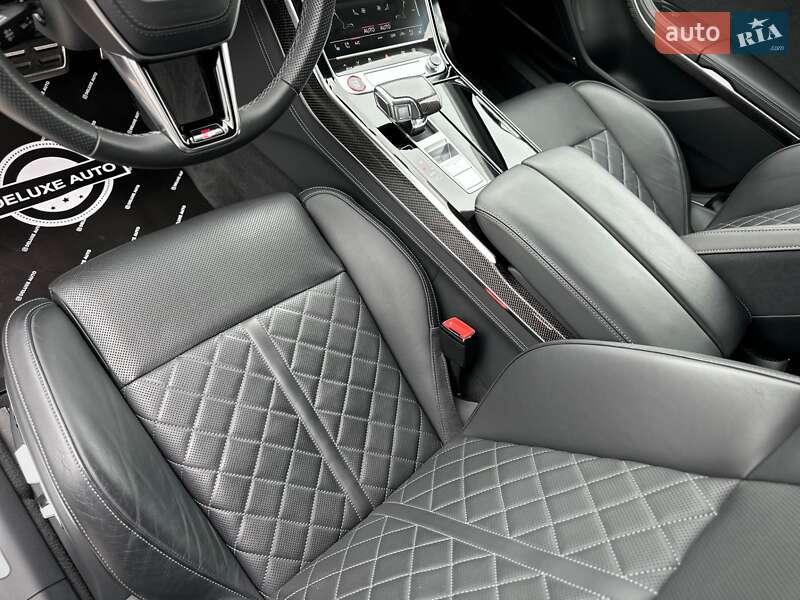 Седан Audi S8 2022 в Киеве