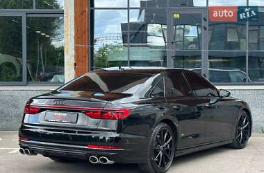 Седан Audi S8 2025 в 