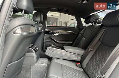 Седан Audi S8 2025 в 