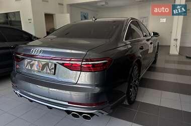 Седан Audi S8 2024 в 