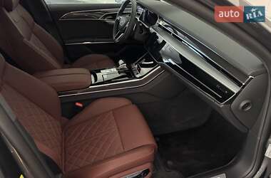 Седан Audi S8 2024 в 